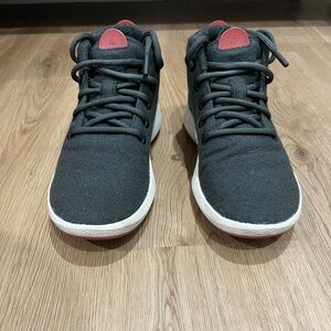 Men’s size 8 All Birds Wool Runner Up Mizzles, original limited color way